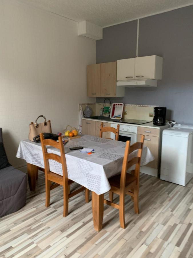 Appartement lumineux N°6 Le Val D'or - 4 personnes - 1 chambre avec petit balcon La Bourboule Extérieur photo