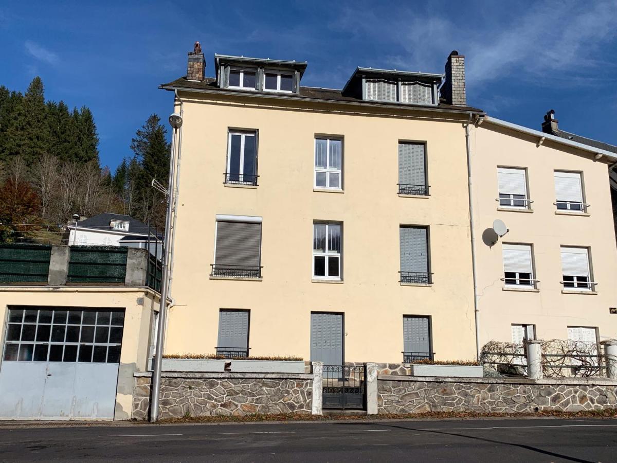 Appartement lumineux N°6 Le Val D'or - 4 personnes - 1 chambre avec petit balcon La Bourboule Extérieur photo